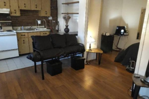 Awesome Cozy 1 bedroom Coachhouse